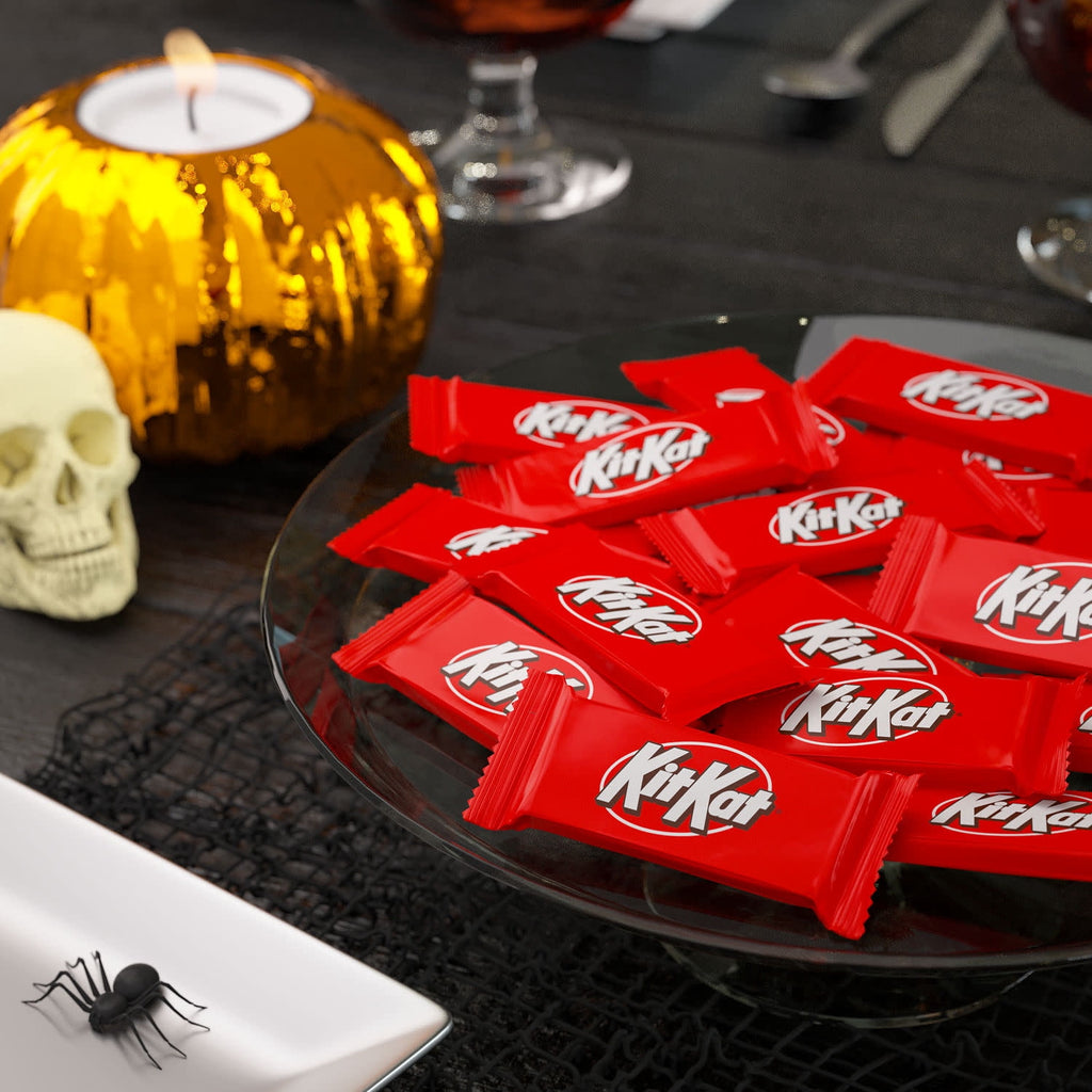 Kit Kat Milk Chocolate Wafer Snack Size, Halloween Candy Bag, 10.78 oz